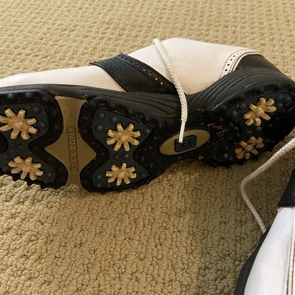 Footjoy women’s golf shoe size 9 - Picture 3 of 4